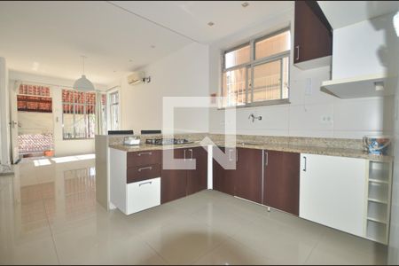 Cozinha de casa à venda com 2 quartos, 114m² em Santa Rosa, Niterói