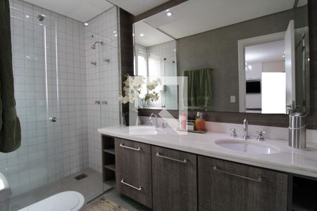 Apartamento à venda com 247m², 3 quartos e 4 vagasBanheiro do Quarto 3 (suíte)