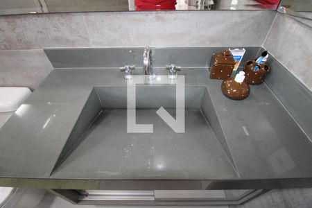 Apartamento à venda com 247m², 3 quartos e 4 vagasBanheiro do Quarto 2 (suíte)