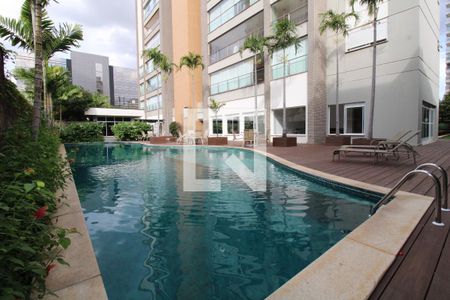 Apartamento à venda com 247m², 3 quartos e 4 vagasÁrea comum - Piscina