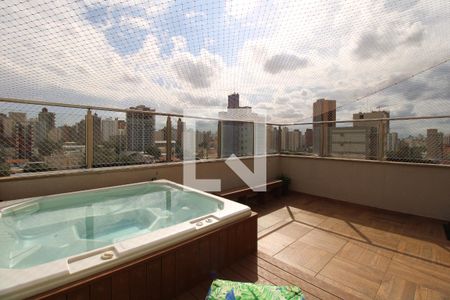 Apartamento à venda com 247m², 3 quartos e 4 vagasQuintal