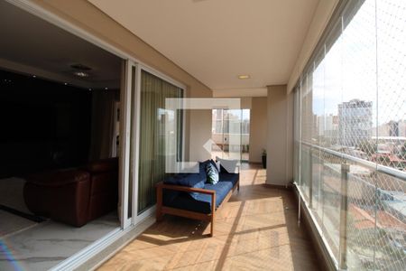 Varanda Gourmet de apartamento à venda com 3 quartos, 247m² em Cambuí, Campinas