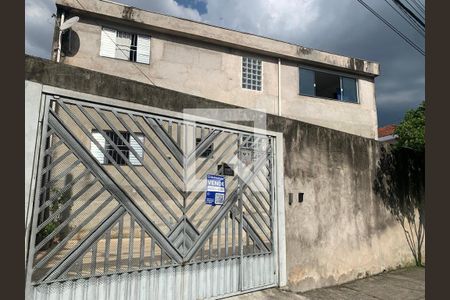 Casa à venda com 180m², 6 quartos e 3 vagasFachada e acesso 