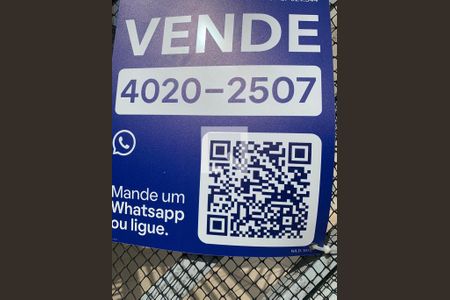 Casa à venda com 180m², 6 quartos e 3 vagasQR code 