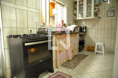 Casa à venda com 180m², 6 quartos e 3 vagasCozinha 