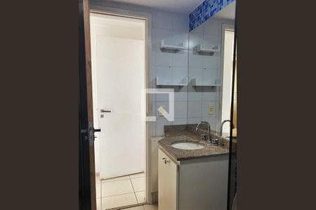 Apartamento para alugar com 171m², 3 quartos e 2 vagas Apartamento para alugar com 171m², 3 quartos e 2 vagasBanheiro da Suíte