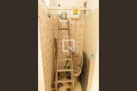 Casa à venda com 160m², 4 quartos e sem vaga Casa à venda com 160m², 4 quartos e sem vagaBanheiro de Serviço