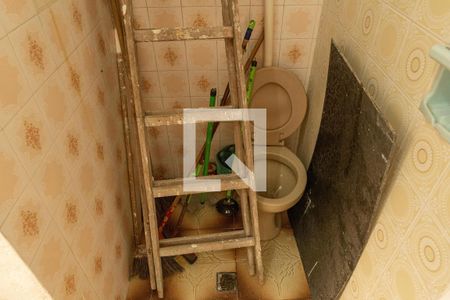 Casa à venda com 160m², 4 quartos e sem vaga Casa à venda com 160m², 4 quartos e sem vagaBanheiro de Serviço