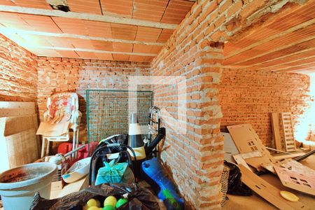 Casa à venda com 220m², 4 quartos e 4 vagasAdega