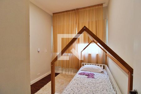 Casa à venda com 220m², 4 quartos e 4 vagasSuíte 2