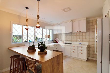 Casa à venda com 220m², 4 quartos e 4 vagasCozinha