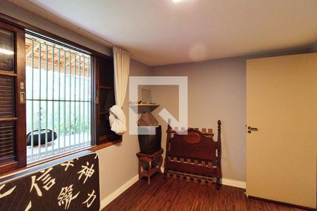 Casa à venda com 220m², 4 quartos e 4 vagasQuarto de Serviço