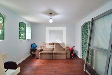 Casa à venda com 220m², 4 quartos e 4 vagasSala Inferior