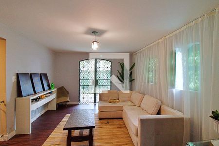 Casa à venda com 220m², 4 quartos e 4 vagasSala Inferior