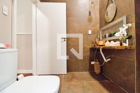 Casa à venda com 220m², 4 quartos e 4 vagasBanheiro da Suíte 2