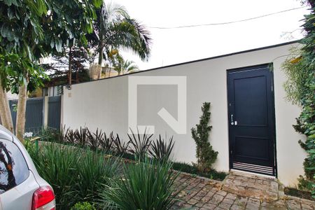 Casa à venda com 220m², 4 quartos e 4 vagasFachada