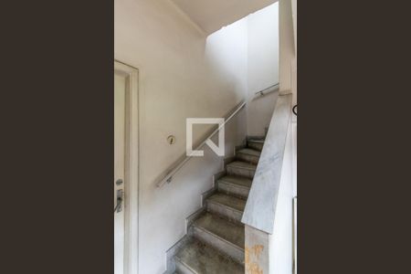 Apartamento para alugar com 62m², 2 quartos e sem vaga Apartamento para alugar com 62m², 2 quartos e sem vagaÁrea Comum - Escada
