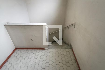 Apartamento para alugar com 62m², 2 quartos e sem vaga Apartamento para alugar com 62m², 2 quartos e sem vagaHall da entrada - Escada