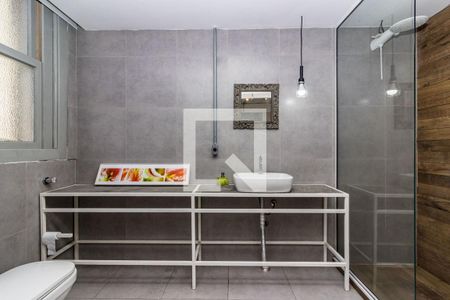 Banheiro de kitnet/studio à venda com 1 quarto, 37m² em Centro Histórico, Porto Alegre