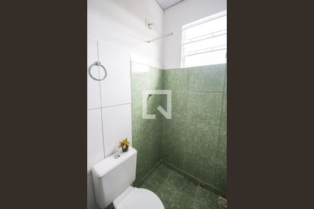 Banheiro de casa para alugar com 1 quarto, 30m² em Jardim Mourisco, Taubaté