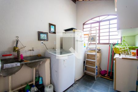 Casa à venda com 312m², 6 quartos e 6 vagasCasa 2 - Área de Serviço