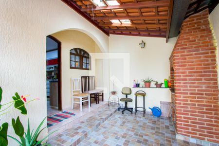 Casa à venda com 312m², 6 quartos e 6 vagasChurrasqueira