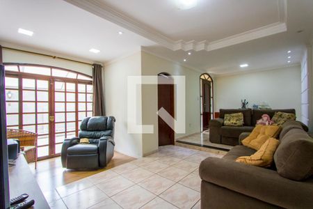 Casa à venda com 312m², 6 quartos e 6 vagasCasa 2 - Sala