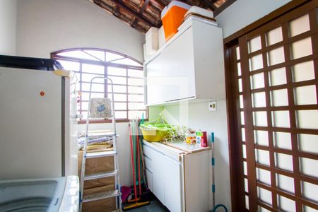 Casa à venda com 312m², 6 quartos e 6 vagasCasa 2 - Área de Serviço