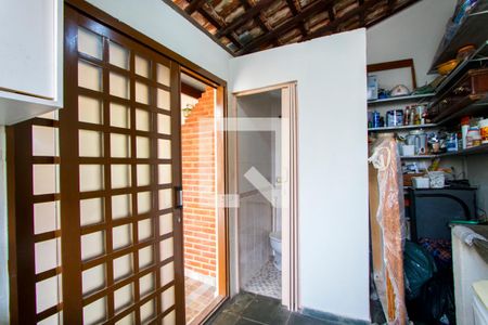 Casa à venda com 312m², 6 quartos e 6 vagasCasa 2 - Área de Serviço