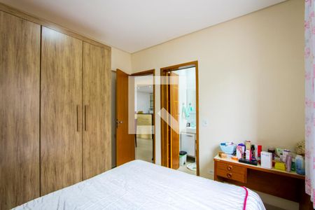 Quarto de casa à venda com 6 quartos, 312m² em Vila Guarani, Santo André