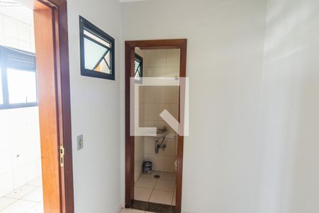 Apartamento para alugar com 116m², 3 quartos e 3 vagas Apartamento para alugar com 116m², 3 quartos e 3 vagasBanheiro de Serviço