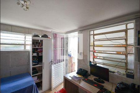 Casa à venda com 193m², 6 quartos e 2 vagasQuarto Casa 2