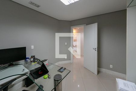 Apartamento à venda com 220m², 5 quartos e 4 vagasQuarto 1