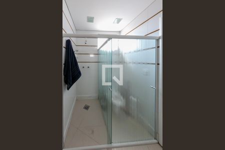 Apartamento à venda com 220m², 5 quartos e 4 vagasBanheiro do quarto 3 e 4