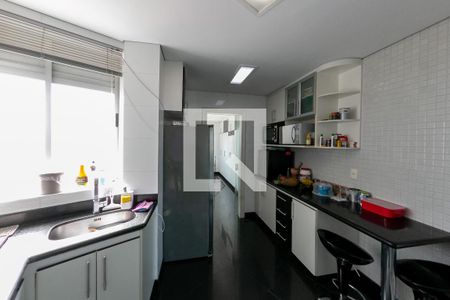 Apartamento à venda com 220m², 5 quartos e 4 vagasCozinha