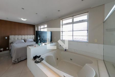 Apartamento à venda com 220m², 5 quartos e 4 vagasBanheiro da Suíte