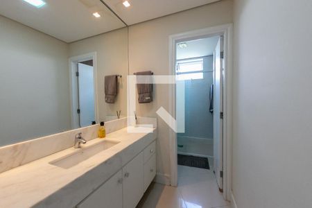 Apartamento à venda com 220m², 5 quartos e 4 vagasBanheiro Social