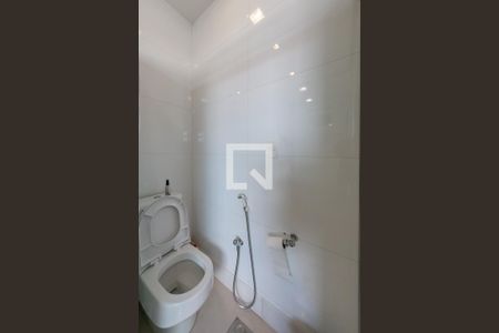 Apartamento à venda com 220m², 5 quartos e 4 vagasBanheiro da Suíte