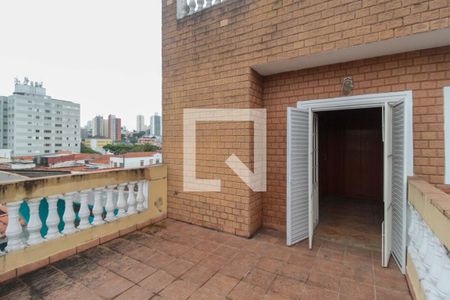 Casa à venda com 340m², 5 quartos e 8 vagas Casa à venda com 340m², 5 quartos e 8 vagasTerraço