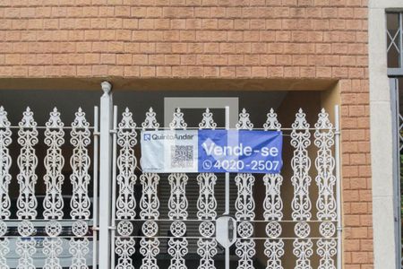 Casa à venda com 340m², 5 quartos e 8 vagas Casa à venda com 340m², 5 quartos e 8 vagasFachada