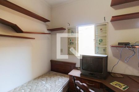 Casa à venda com 340m², 5 quartos e 8 vagas Casa à venda com 340m², 5 quartos e 8 vagasQuarto 2