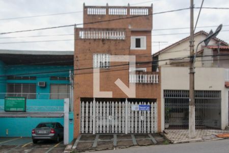 Casa à venda com 340m², 5 quartos e 8 vagas Casa à venda com 340m², 5 quartos e 8 vagasFachada