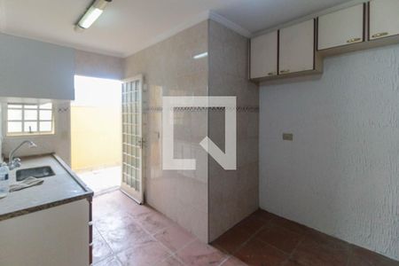 Casa à venda com 340m², 5 quartos e 8 vagas Casa à venda com 340m², 5 quartos e 8 vagasCozinha