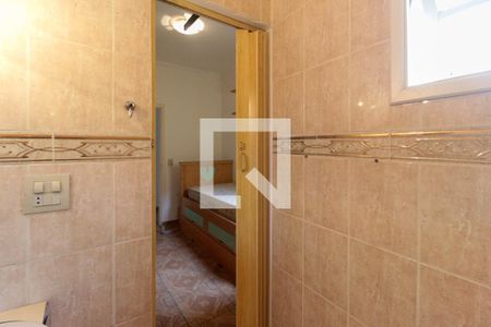 Casa à venda com 340m², 5 quartos e 8 vagas Casa à venda com 340m², 5 quartos e 8 vagasBanheiro