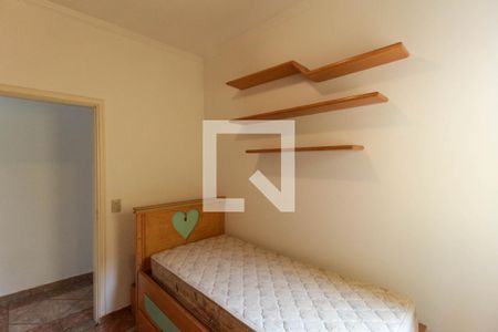 Casa à venda com 340m², 5 quartos e 8 vagas Casa à venda com 340m², 5 quartos e 8 vagasQuarto 3