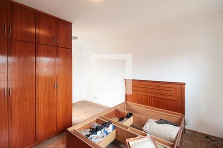 Casa à venda com 340m², 5 quartos e 8 vagas Casa à venda com 340m², 5 quartos e 8 vagasQuarto