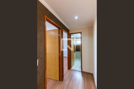 Corredor Quartos e Banheiro de apartamento para alugar com 2 quartos, 47m² em Jardim Ísis, Cotia