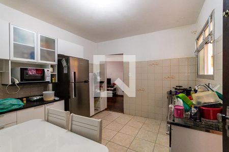 Casa à venda com 426m², 3 quartos e 3 vagasCozinha 