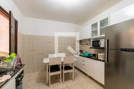 Casa à venda com 426m², 3 quartos e 3 vagasCozinha 