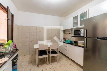 Casa à venda com 426m², 3 quartos e 3 vagasCozinha 